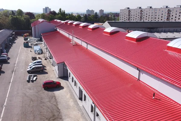 Rekonstrukce strojírenských hal na výrobu ocelových konstrukcí — fotka 3